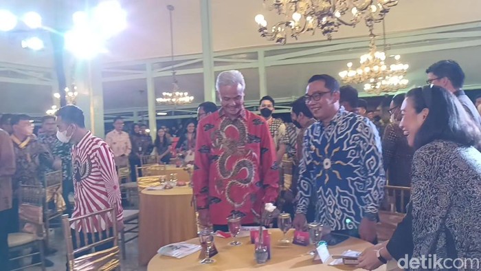 Ridwan Kamil, Ganjar Pranowo, dan Gibran Rakabuming Raka di Solo, Jumat (28/10/2022).