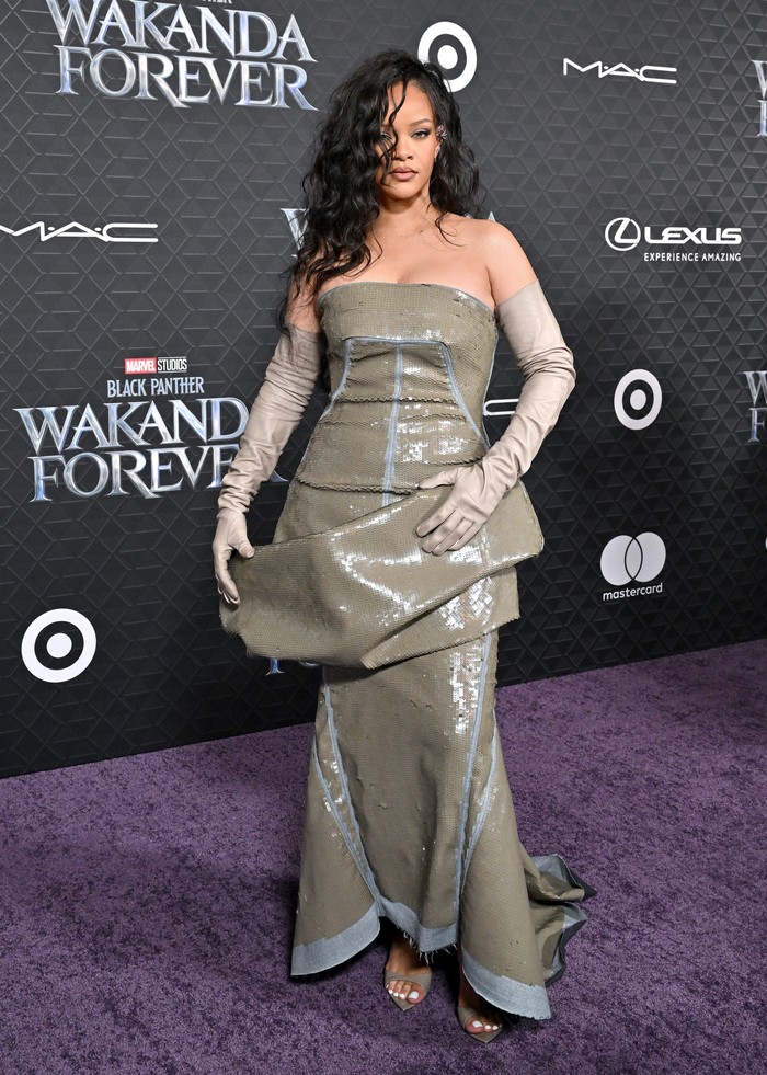 HOLLYWOOD, CALIFORNIA - OCTOBER 26: Rihanna attends Marvel Studios' 