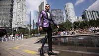 Peragaan busana dengan penyandang difabel sebagai modelnya ini diadakan untuk mempromosikan keragaman dan inklusifitas.