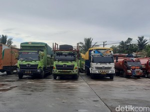 Longsor di Majene Putus Pasokan BBM ke Mamuju, Warga Antre di SPBU 10 Jam