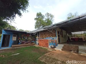 Asa Farida Mencerdaskan Warga Lewat Sekolah Alam di Cirebon