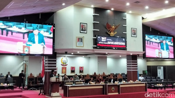 Suasana sidang paripurna di DPRD Sulsel