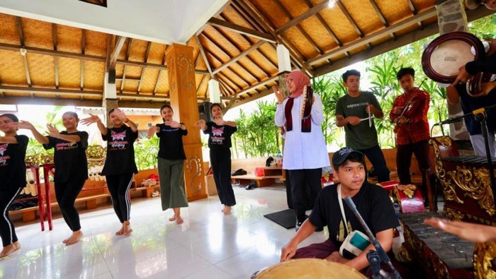 tari gandrung banyuwangi