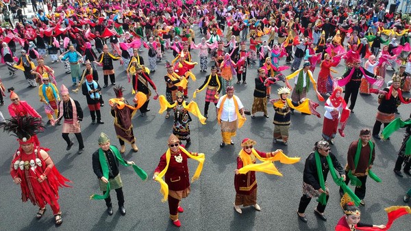 6.000 Orang Menari Tarian Geyol di Tegal Ramaikan Sumpah Pemuda