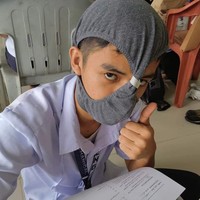 Dilansir dari BBC, Mandane Oriz mengatakan jika awalnya ia hanya meminta para muridnya itu membuat penutup anti nyontek sederhana. Namun ternyata para muridnya itu cukup kreatif dan membuat topi anti nyontek dengan beragam bentuk unik. Foto: Facebook/Marry Joy Mandane Ortiz