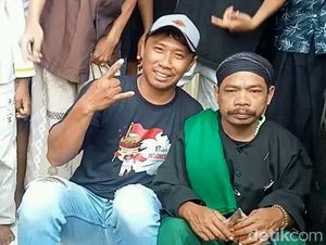 Joko Kendil Pengelana Viral Tiba di Makam Sunan Drajat Lamongan