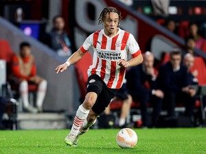 Xavi Simons yang Ciamik Sumpal Meriam London