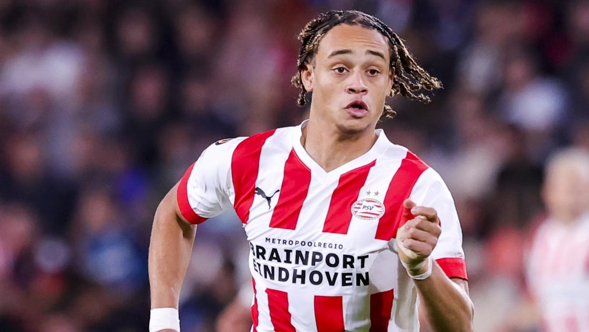 Xavi Simons, jebolan La Masia yang kini berkarier di PSV Eindhoven. (Foto: DeFodi Images via Getty Images/DeFodi Images)