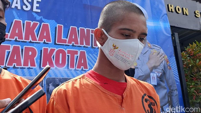 YFS, sopir pikap yang tewaskan pemotor di Blitar jadi tersangka