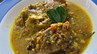 Dari Manado, ada resep tuna woku belanga yang bisa kamu bikin sendiri. Ikan tuna ini diberi bumbu berkuah rempah yang segar dan sehat. Tentu saja ada penggunaan cabe yang bikin pedas enak! Ini bahan dan cara bikinnya. Foto: detikfood