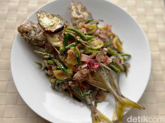 10 Resep Ikan Bumbu Pedas yang Bikin Nambah Nasi 10 Resep Ikan Bumbu Pedas yang Bikin Nambah Nasi