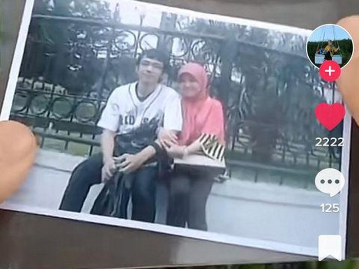 Beredar viral kisah wanita yang mengungkapkan perjalanan cintanya menikah dengan pria yang dulu menjadi pandangan pertamanya. Beredar viral kisah wanita yang mengungkapkan perjalanan cintanya menikah dengan pria yang dulu menjadi pandangan pertamanya.