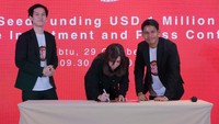 Bisnis kuliner di Tanah Air terus menarik minat para investor untuk menanamkan investasinya karena prospektif. Terbaru, PT Sambal Bakar Indonesia, pengelola brand Sambal Bakar Indonesia berhasil meraih pendanaan awal atau pre-seed funding senilai US$ 1 juta atau setara dengan Rp 15 miliar (kurs Rp 15.000/US$).