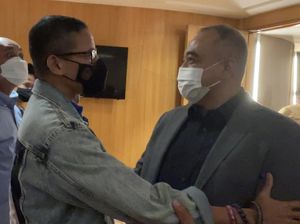 Bupati Tangerang Dipeluk dan Disebut Cagub oleh Sandiaga Uno