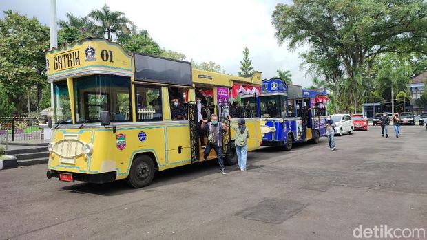 Bus Gatrik di Ciamis.