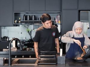10 Potret Dapur Rumah Desta dan Natasha Rizky yang Serba Hitam