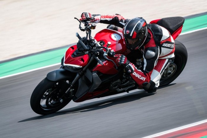 Ducati Streetfighter V2 yang baru meluncur di India.