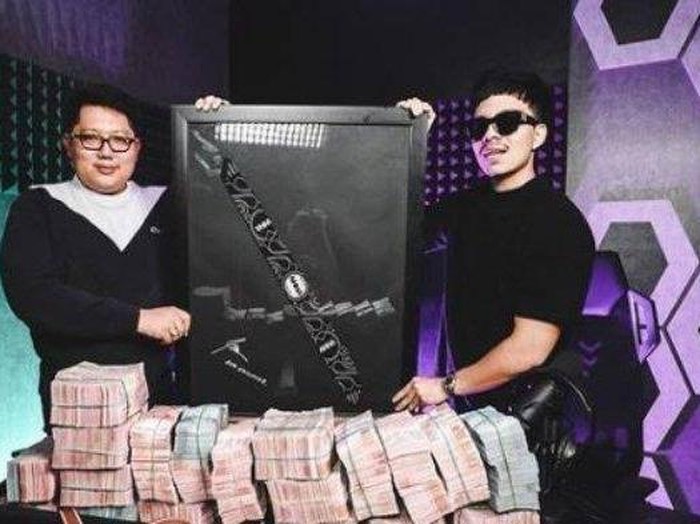 Gaya Reza Paten, Crazy Rich Surabaya Saat Minum Jus Bareng Taqy Malik
