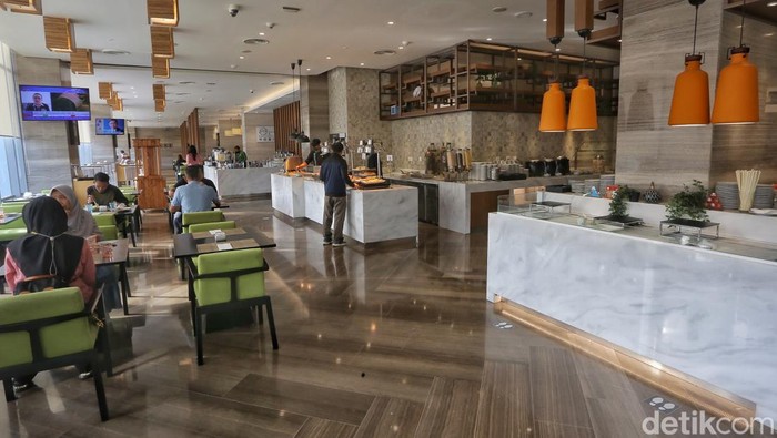 Fasilitas lengkap di Holiday Inn & Suites Jakarta Gajah Mada.