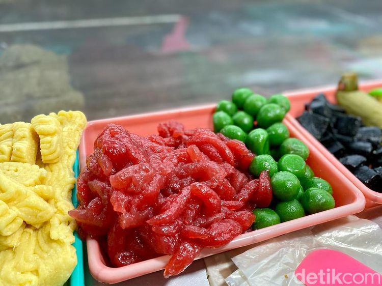 Murah Banget, Jajan Nasi Pecel dan Es Teler Rp 3.500 di Pasar Bangilan Tuban