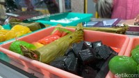 Pilihan getuknya pun lengkap, mulai dari getuk singkong, getuk lindri, getuk pisang lengkap dengan pilihan cenil dan klepon. Foto: detikcom/Riska Fitria