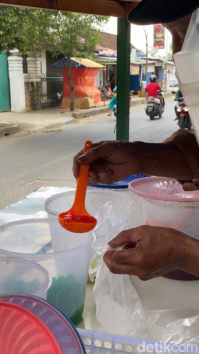 Jajanan di Pasar Bangilan Tuban