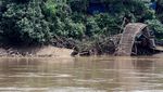 Jembatan di Mojokerto Rusak Diterjang Arus Sungai