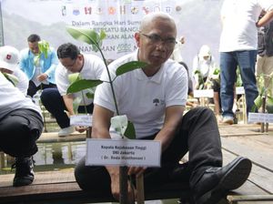 Peringati Hari Sumpah Pemuda, Kejati DKI Tanam 1.028 Mangrove di Penjaringan