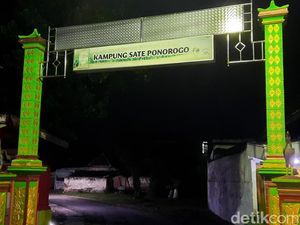Wow! Ponorogo Punya Kampung Sate, Omzet Ratusan Juta