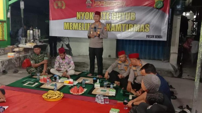 Kapolres Metro Tangerang Kota Kombes Zain Dwi Nugroho temui warga di Kelurahan Benda (dok.istimewa)