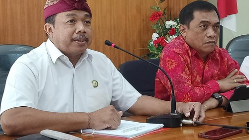 Kepala BBPOM Denpasar I Made Bagus Gerametta bersama Kadinkes Bali, I Nyoman Gede Anom di Kantor Dinkes Provinsi Bali, Jalan Melati No. 20 Denpasar, Bali Sabtu (29/10/2022).