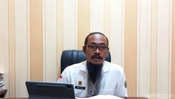 Kepala Desa Sekapuk, Gresik, Abdul Halim.