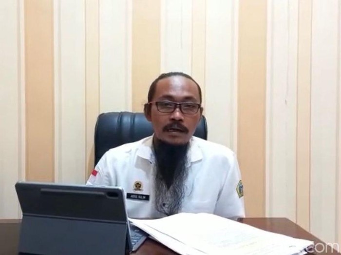 Kepala Desa Sekapuk, Gresik, Abdul Halim.