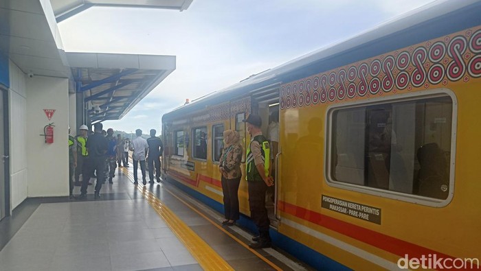 Kereta Api Sulsel Resmi Beroperasi Terbatas Hari Ini