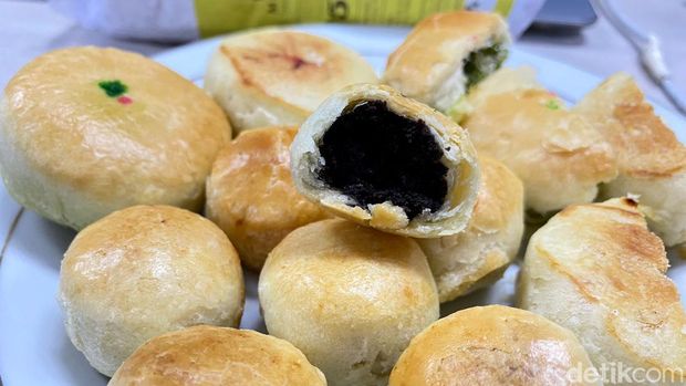 Mencicipi Pia Cap Mangkok, Pia Legendaris dari Malang Sejak 1959 Mencicipi Pia Cap Mangkok, Pia Legendaris dari Malang Sejak 1959