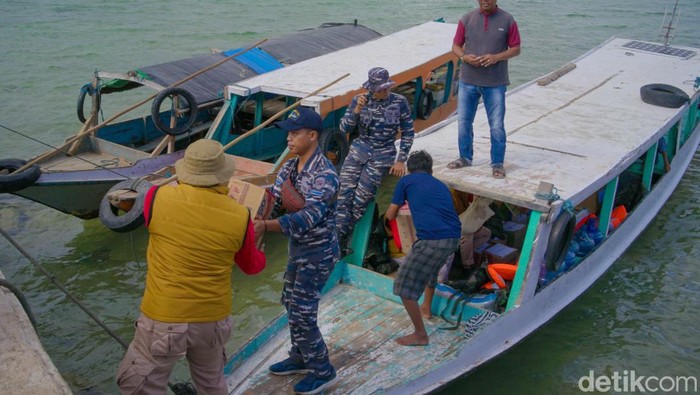 Menebar Rupiah hingga ke Pulau Terluar Bank Indonesia bersinergi dengan TNI AL. Kerja sama itu dalam rangka mendukung penyediaan uang Rupiah layak edar di seluruh wilayah NKRI.
