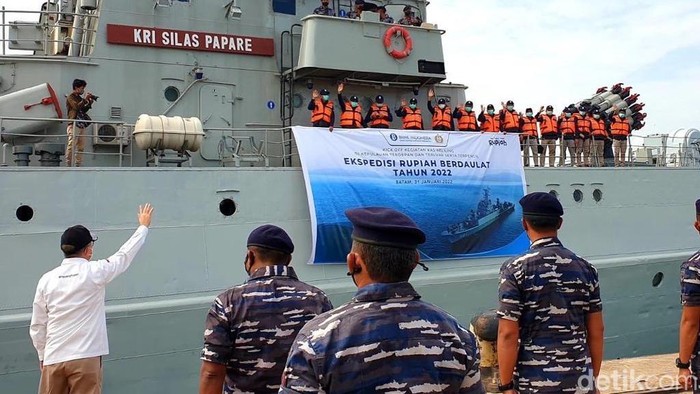 Menebar Rupiah hingga ke Pulau Terluar Bank Indonesia bersinergi dengan TNI AL. Kerja sama itu dalam rangka mendukung penyediaan uang Rupiah layak edar di seluruh wilayah NKRI.