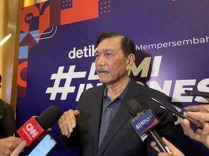 Luhut Sebut Indonesia Terbaik Tangani Covid-19