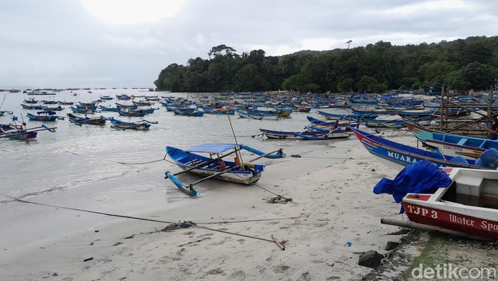 Pantai Timur Pangandaran.