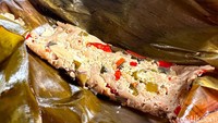  Nikmat! Ada lagi menu pepes jamur yang bisa dijadikan lauk pendamping makan pecak nila. Foto: Detikcom / Atiqa Rana