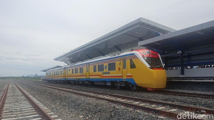 Pengoperasian terbatas kereta api Sulsel.