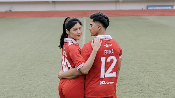 8 Inspirasi Foto Prewedding Kaesang dan Erina Gudono, Gaya di Lapangan Bola