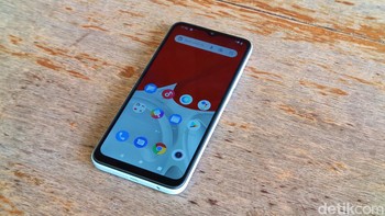 Redmi A1 mengusung layar 6,58 inch dengan refresh rate 90Hz. Foto: Adi Fida Rahman/detikINET 