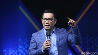 Dalam paparannya, Ridwan Kamil mengatakan jika ingin menuju Indonesia juara, maka kebiasaan buruk harus dikurangi.