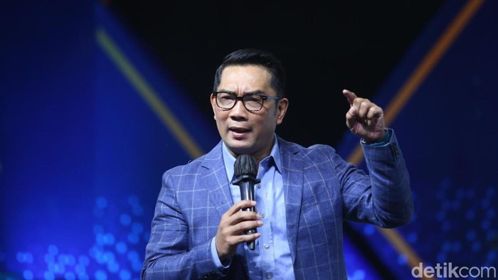 Gubernur Jawa Barat Ridwan Kamil menjadi salah satu pembicara di acara #DemiIndonesia di Jakarta, Sabtu (29/10/2022). RK minta kebiasaan buruk harus dikurangi.