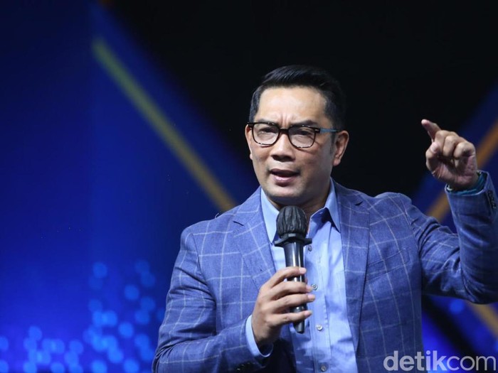 Gubernur Jawa Barat Ridwan Kamil menjadi salah satu pembicara di acara #DemiIndonesia di Jakarta, Sabtu (29/10/2022). RK minta kebiasaan buruk harus dikurangi.