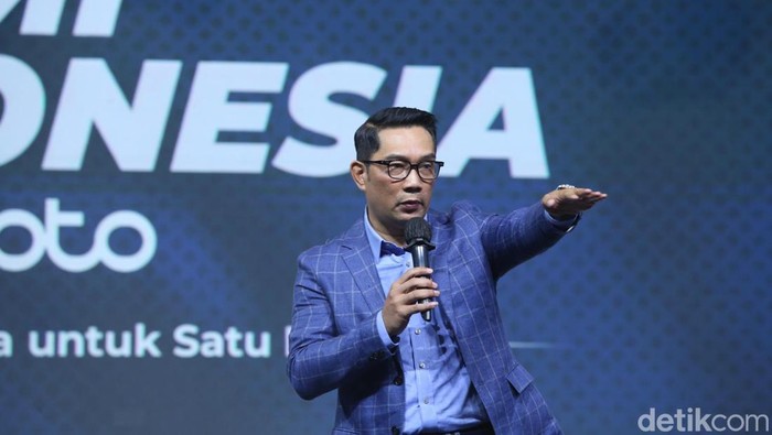 Gubernur Jawa Barat Ridwan Kamil menjadi salah satu pembicara di acara #DemiIndonesia di Jakarta, Sabtu (29/10/2022). RK minta kebiasaan buruk harus dikurangi.