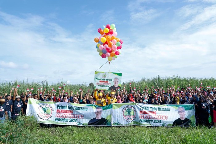 Sekitar 500-an petani tebu yang tergabung dalam Petani Tebu Bersatu (Petebu) Sumatera Utara mendukung Ganjar Pranowo untuk maju di ajang Pilpres 2024