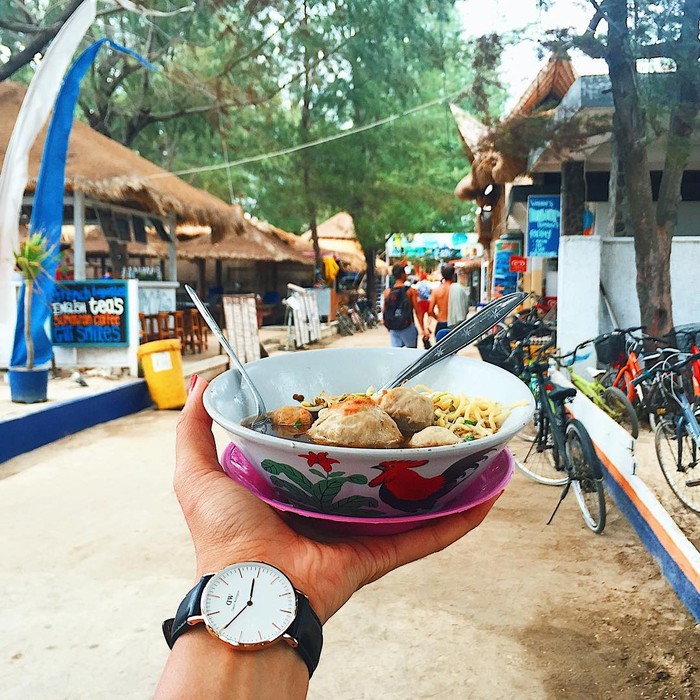 Seru! Jalan-jalan Keliling Indonesia Ditemani Makanan Enak