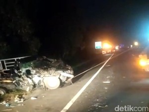 3 Kendaraan Tabrakan Beruntun di Tol Cipularang, 2 Orang Tewas